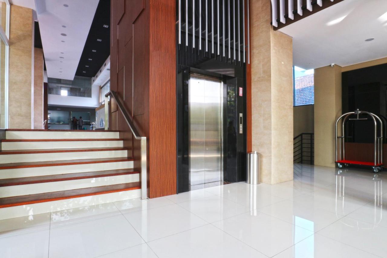 Kampioen Bed & Breakfast Bandung Extérieur photo